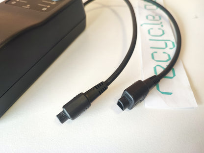 Carregador Original de Baterias Canon Ni-MH Charger NC-E2 (black) — Condição: Muito Bom