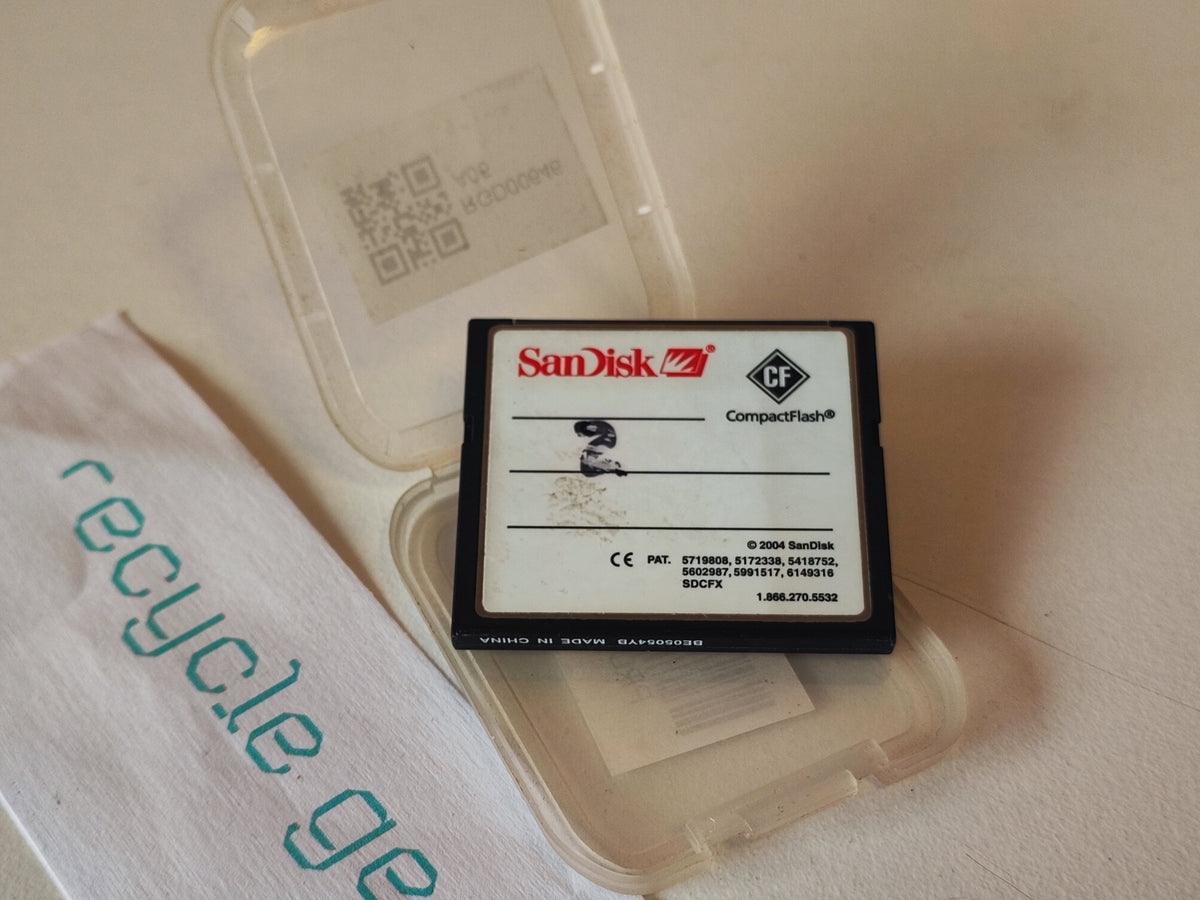 Sandisk Compact Flash Extreme III 2.0GB (preto) — Condição: Muito Bom