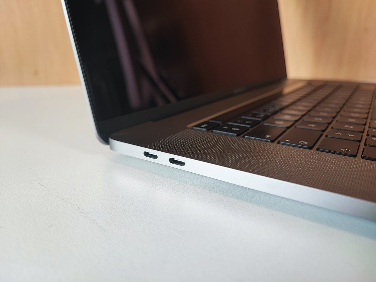 Apple MacBook Pro A2141 Ecrã 16" Retina i9 64GB Ram DDR4 1TB SSD AMD Radeon Pro 5500M macOS Tahoe Cinzento Sideral