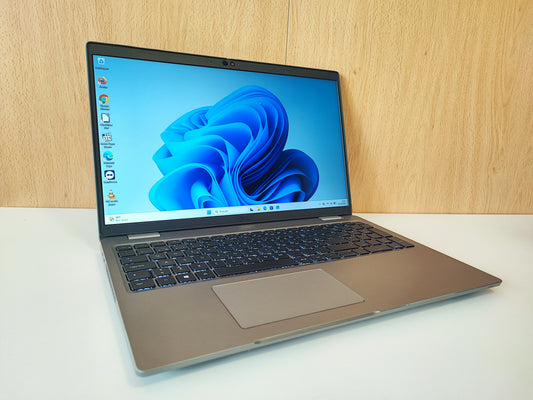 Portátil Dell Latitude 5520 2022 i5 1135G7 16GB Ram 512GB NVMe 15.6" Full HD Windows 11