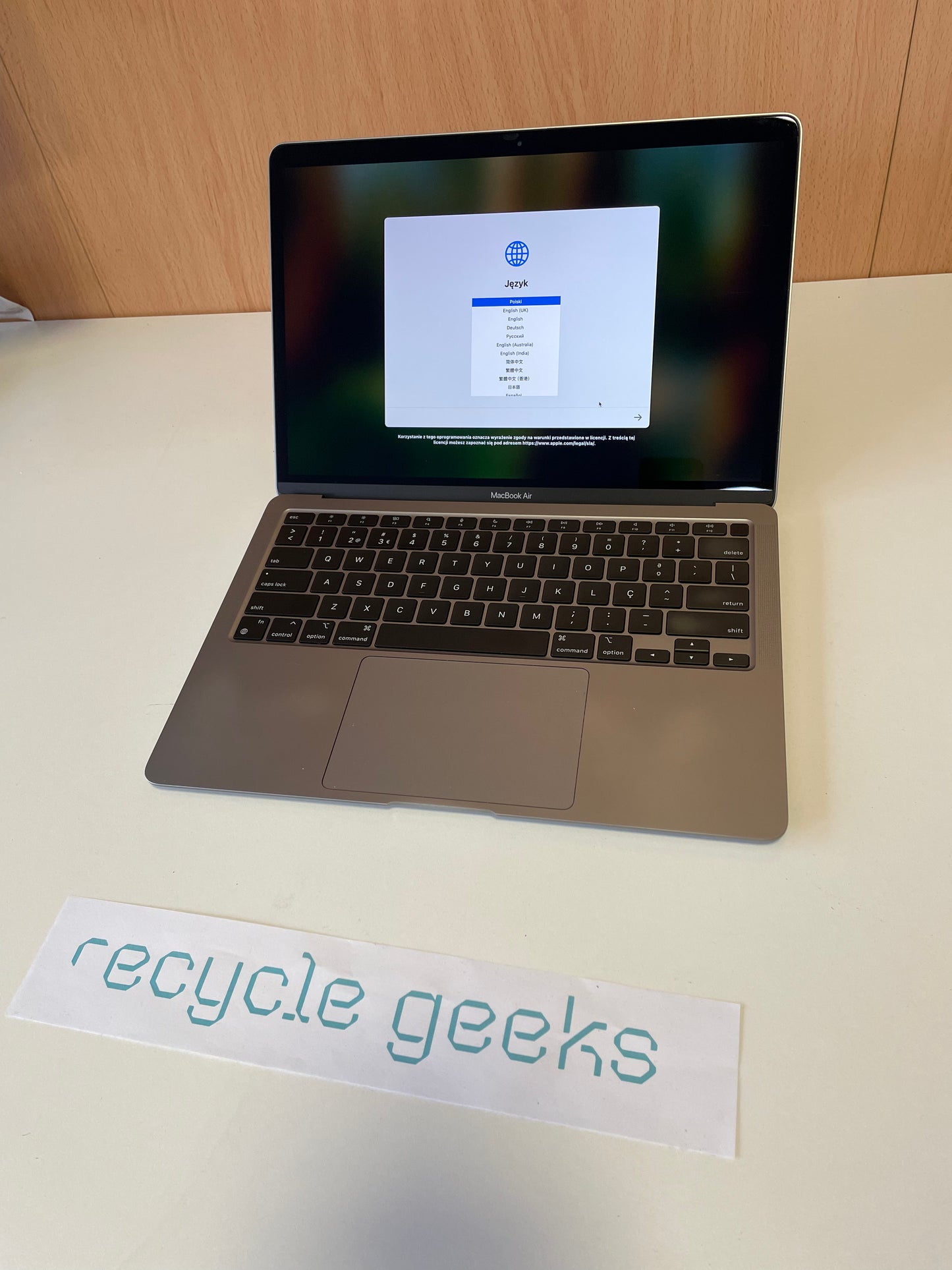 Apple MacBook Air 2020 13.3" M1 8GB Ram 256 GB SSD 7-Core GPU Prateado PT