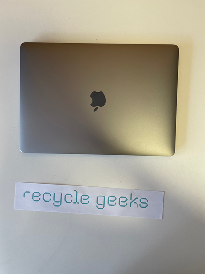 Apple MacBook Air 2020 13.3" M1 8GB Ram 256 GB SSD 7-Core GPU Prateado PT