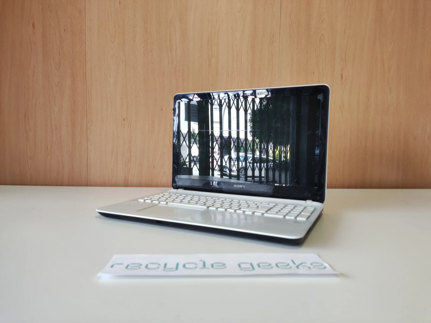 Portátil Sony Vaio SFV152A29M i3 3217u 6GB RAM DDR3 1TB HDD Teclado PT Portugal Estado: Satisfatório