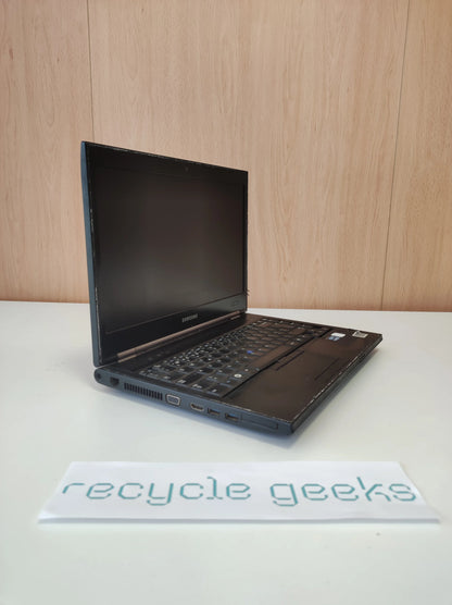 Samsung 4 NP400B4B-A01PT i5 2450M 4GB Ram 500GB HDD Win 10 Estado: Muito Bom