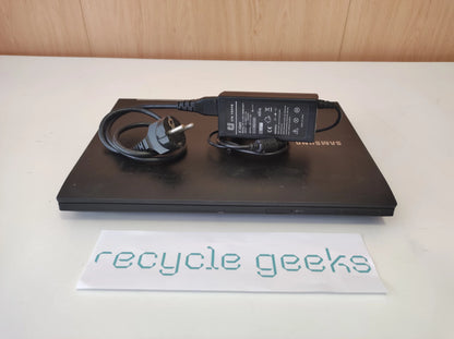 Samsung 4 NP400B4B-A01PT i5 2450M 4GB Ram 500GB HDD Win 10 Estado: Muito Bom