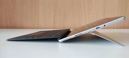 Portátil Microsoft Surface Go (1.ª geração) Modelo 1824 Pentium 4415Y 8GB RAM 120GB NVMe Teclado PT Portugal Estado: Muito Bom - B