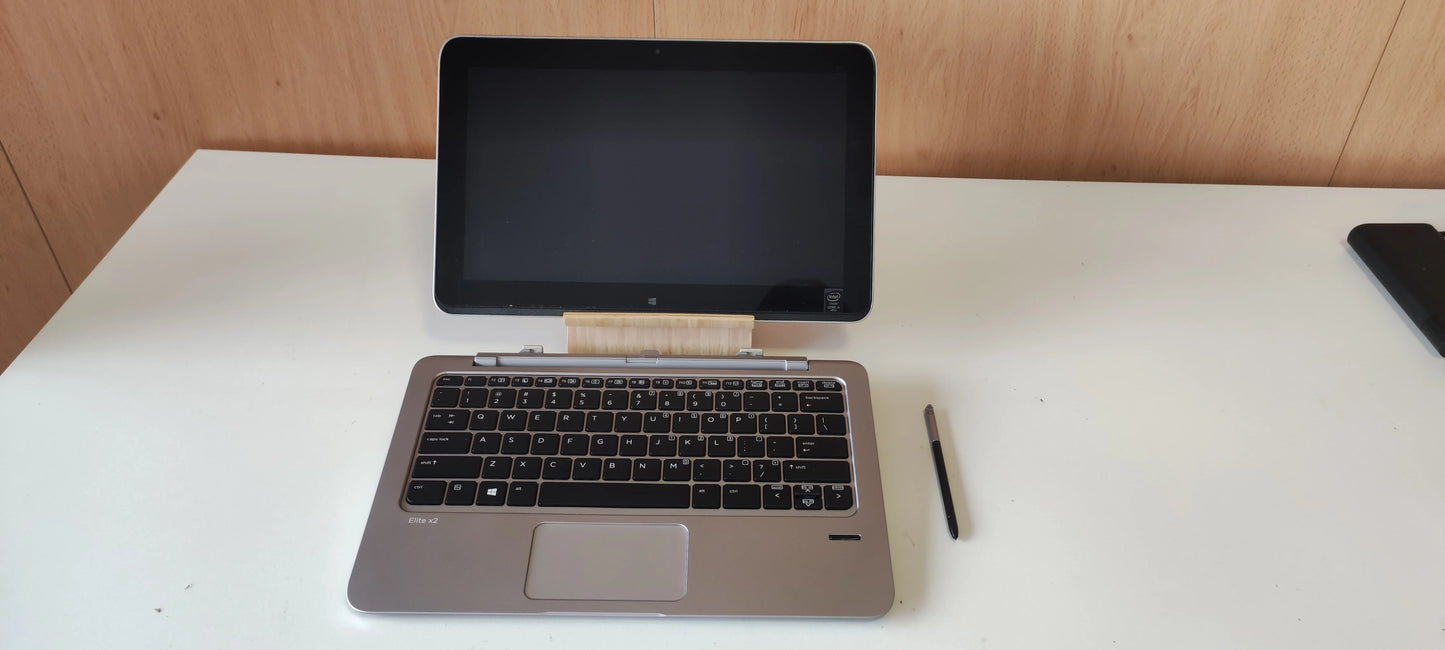 Portátil HP Elite x2 1011 G1 + Elite x2 1011 G1 Travel Keyboard intel core M-5Y71 8 RAM 180 SSD SATA Teclado EN Internacional Estado: Muito Bom - B