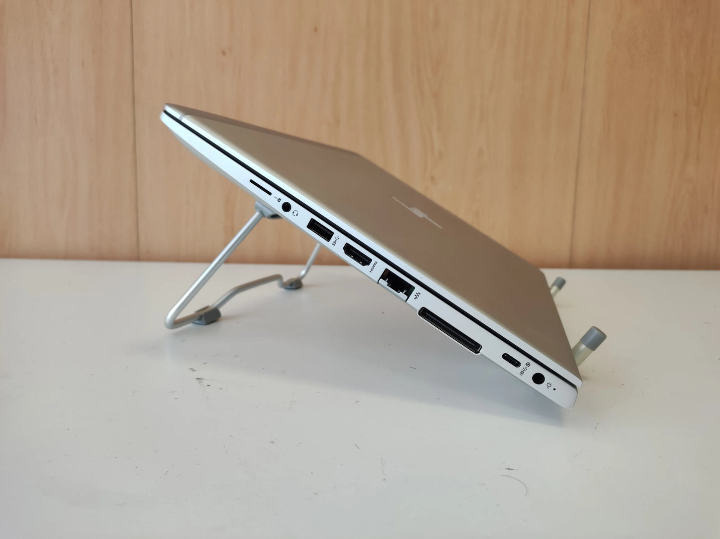 Portátil HP EliteBook 745 G6 AMD Ryzen 7 Pro 3700U 32 RAM DDR4 500 SSD SATA Teclado EN Internacional Estado: Razoável - C