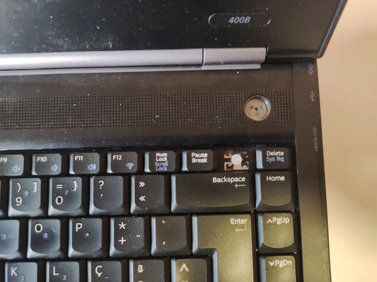 Portátil Samsung NP400B4B-A02PT i5-2520M 4GB RAM DDR3 512GB HDD Teclado PT Portugal Estado: Razoável - C