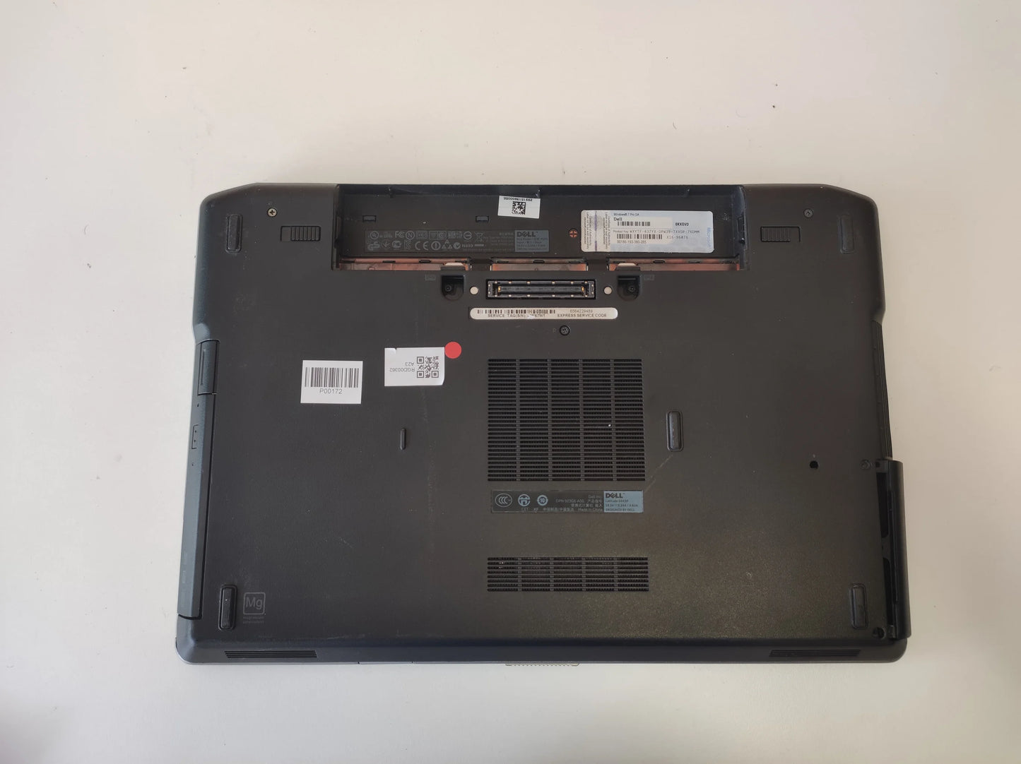 Portátil Dell P25G i5-3320M 4 RAM DDR5 240 SSD SATA Teclado PT Outro Estado: Para peças - F