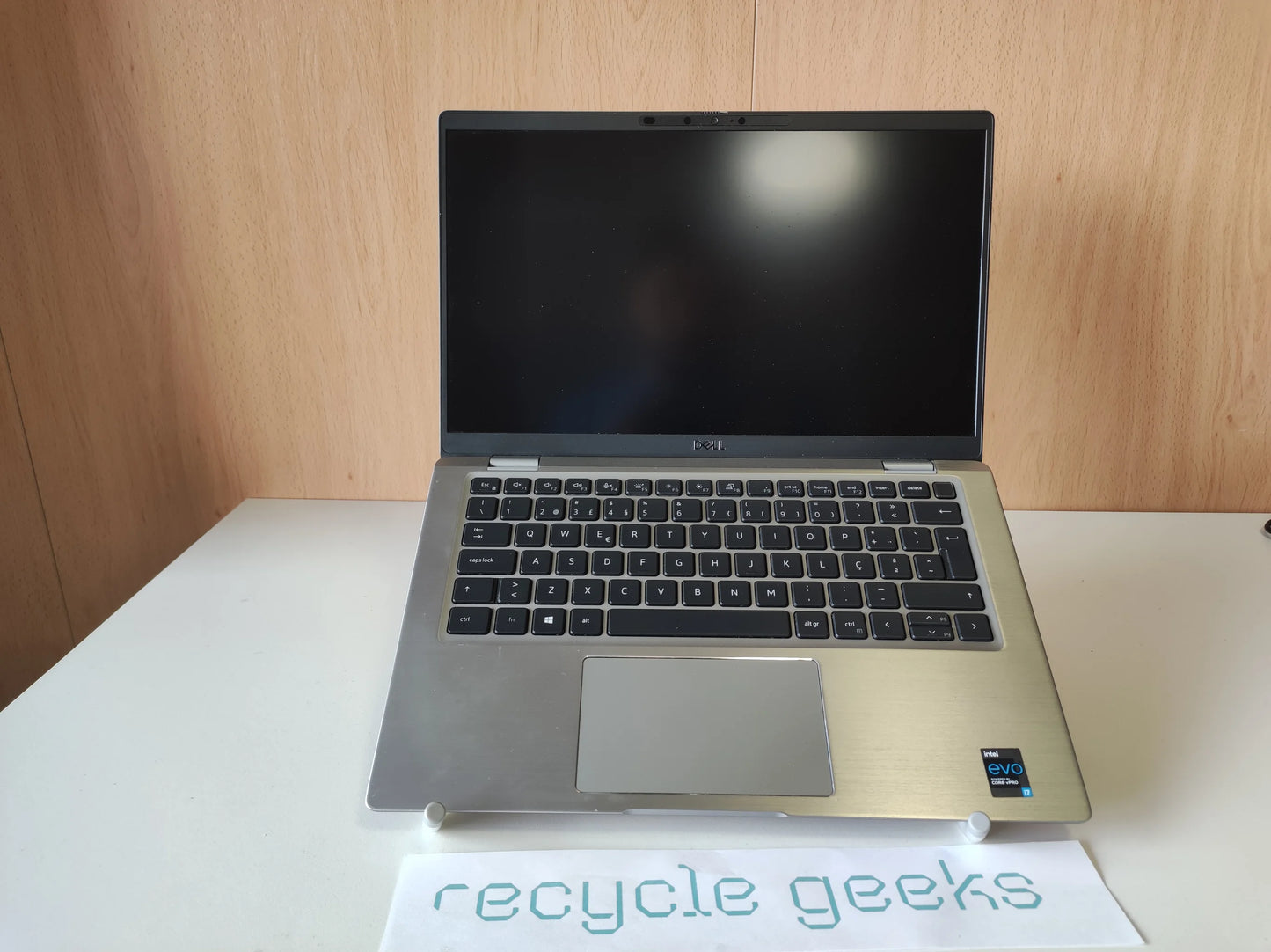 Portátil Dell Latitude 7420 i7-1185G7 16GB RAM DDR4 512GB NVMe Teclado PT Portugal Estado: Excelente - A