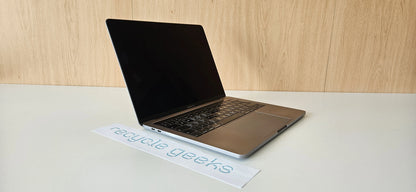 Apple Macbook Pro A1989 Intel Core i7-8559U 16GB RAM DDR4 512GB SSD Teclado EN Internacional