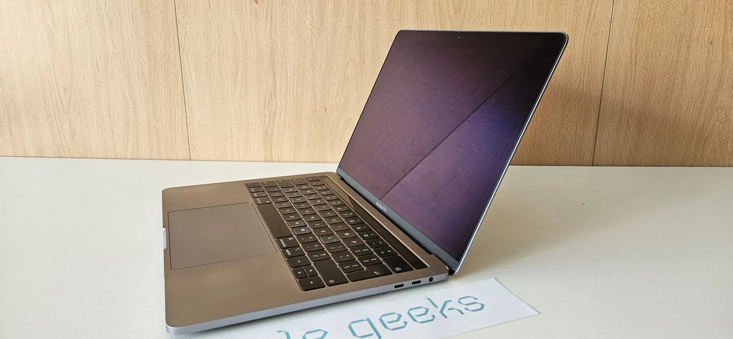 Apple Macbook Pro A1989 Intel Core i7-8559U 16GB RAM DDR4 512GB SSD Teclado EN Internacional