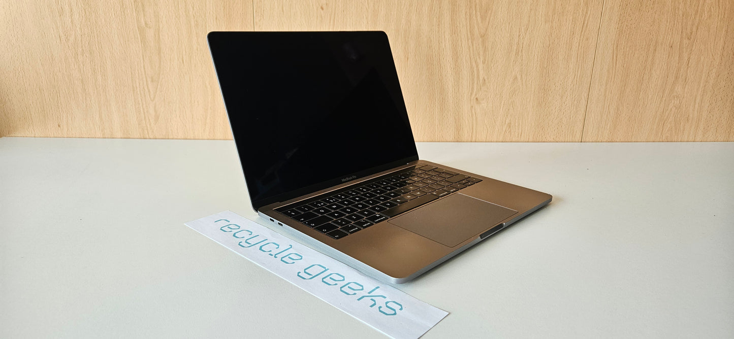 Apple Macbook Pro A1989 i5 16GB Ram 256GB SSD Teclado PT Portugal Bateria Nova Estado: Muito Bom - B