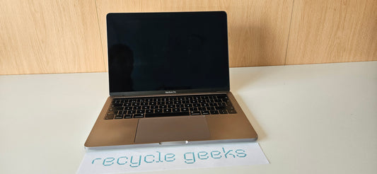 Apple Macbook Pro A1989 i5 16GB Ram 256GB SSD Teclado PT Portugal Bateria Nova Estado: Muito Bom - B