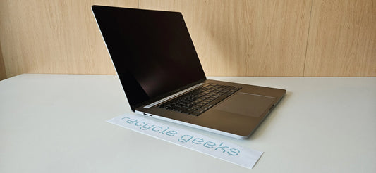 Portátil Apple Macbook Pro A2141 i9 9980HK 32GB RAM DDR4 1TB NVMe Estado: Muito Bom - B