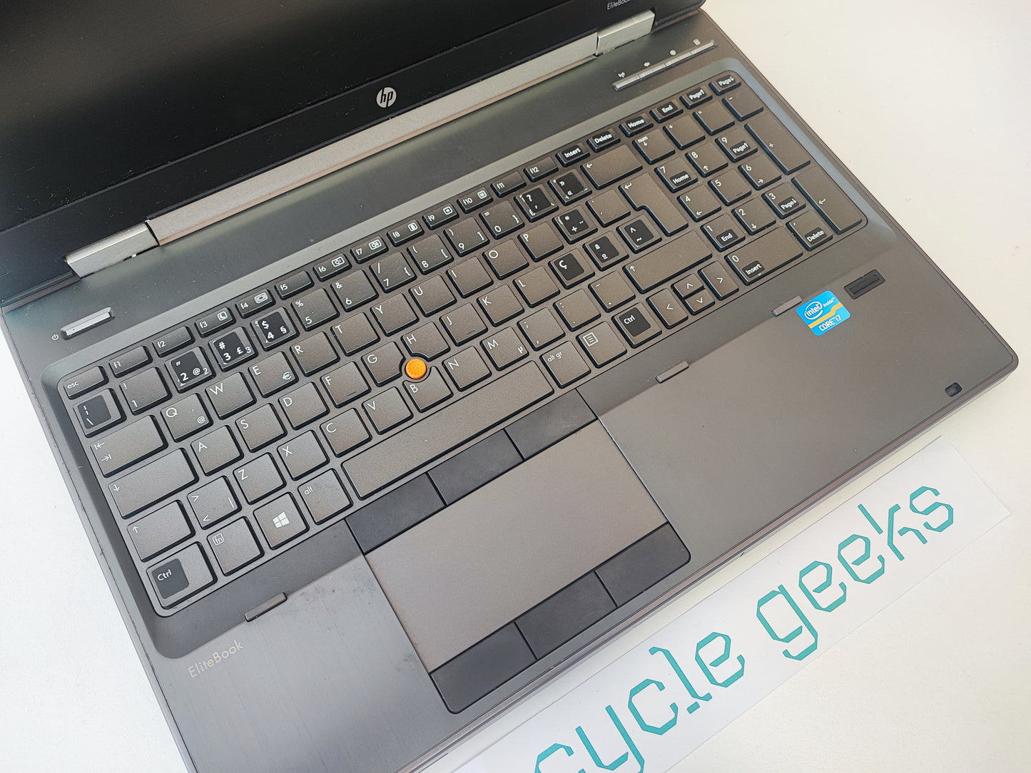 Portátil HP EliteBook 8570w Intel Core i7-3720QM 16GB RAM DDR3 240GB SSD SATA Teclado PT Portugal Estado: Muito Bom - B